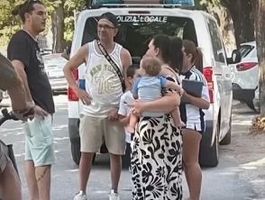 Cesenatico, prenotano la vacanza nel residence ma non esiste: truffa per 100 famiglie, il 