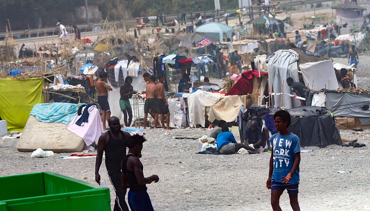 assalto dei migranti a ceuta a ferragosto centinaia bloccati dal marocco la situazione da Virgilio.it assalto dei migranti a ceuta a ferragosto centinaia bloccati dal marocco la situazione