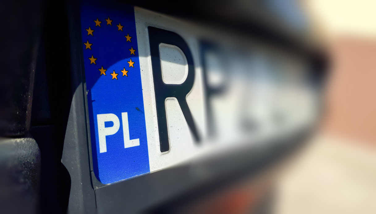 codice della strada stop alle targhe polacche obbligo di rc auto italiana anche per le macchine straniere da Virgilio.it codice della strada stop alle targhe polacche obbligo di rc auto italiana anche per le macchine straniere