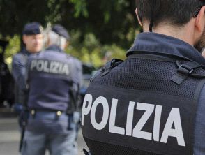 Condannato nel 2013 per rapina e porto abusivo di armi fermato su un treno per Bologna: tutta la vicenda