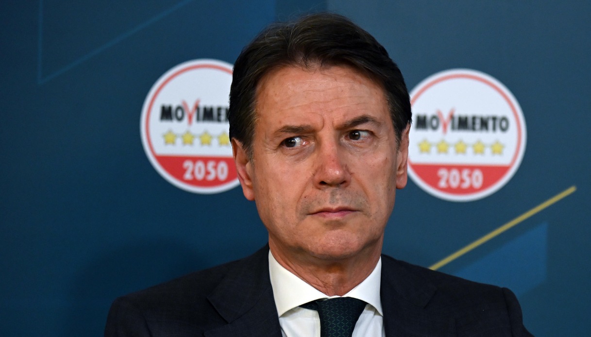 https://wips.plug.it/cips/notizie.virgilio.it/cms/2026/08/conte-campo-largo-russia-putin-schlein.jpg