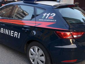 Omicidio in pieno centro a Cutro, cameriere 21enne ucciso a colpi d'arma da fuoco e killer in fuga: le ipotesi