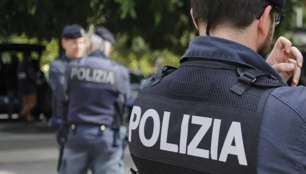 https://wips.plug.it/cips/notizie.virgilio.it/cms/2026/08/daniela-florea-compagno-arrestato.jpg