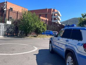 Omicidio in carcere a Prato, detenuto morto in cella nella sezione riservata agli autori di reati sessuali