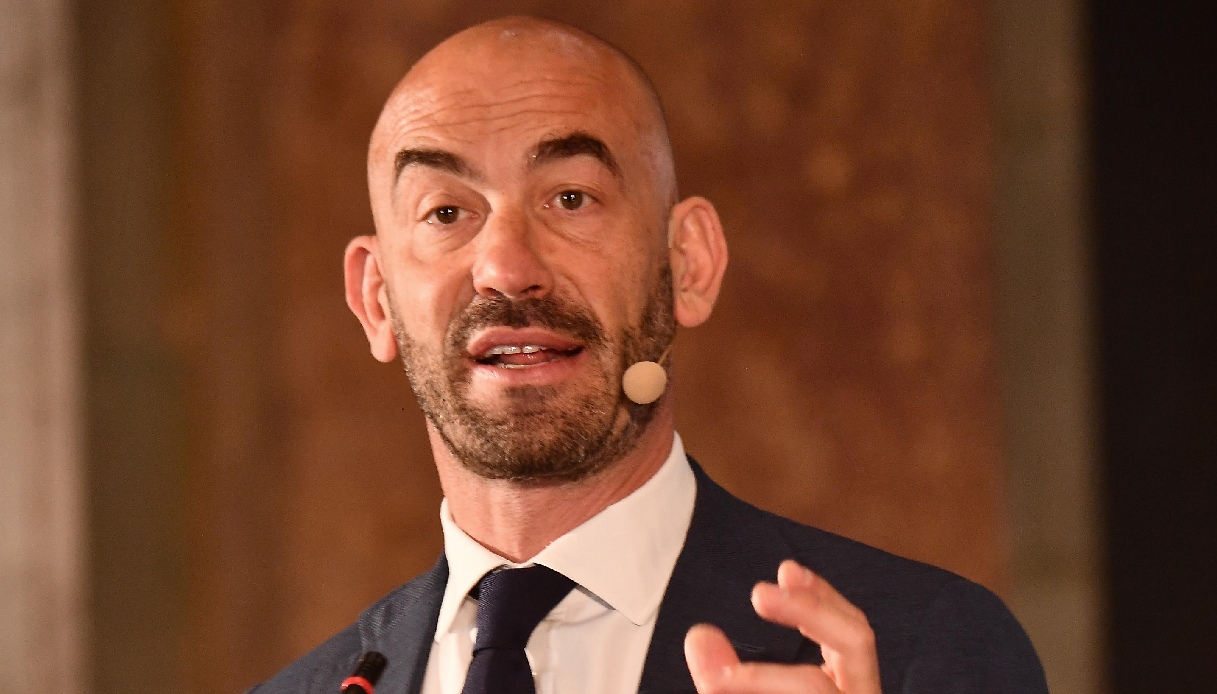 https://wips.plug.it/cips/notizie.virgilio.it/cms/2026/08/difterite-palermo-matteo-bassetti-scuole.jpg