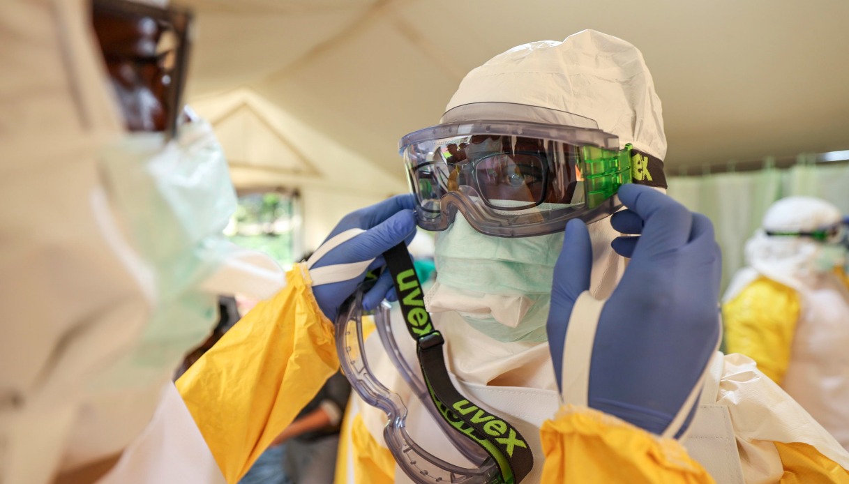 https://wips.plug.it/cips/notizie.virgilio.it/cms/2026/08/ebola-caso-sospetto-trentino.jpg