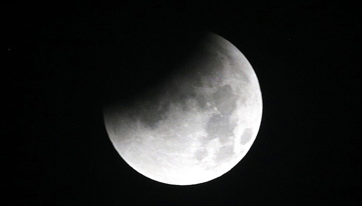 eclissi lunare del 28 agosto 2026 sveglia all alba per vederla bene in italia gli orari da segnare da Virgilio.it eclissi lunare del 28 agosto 2026 sveglia all alba per vederla bene in italia gli orari da segnare