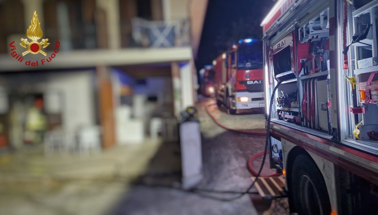https://wips.plug.it/cips/notizie.virgilio.it/cms/2026/08/esplosione-mileto-vibo-valentia-feriti.jpg