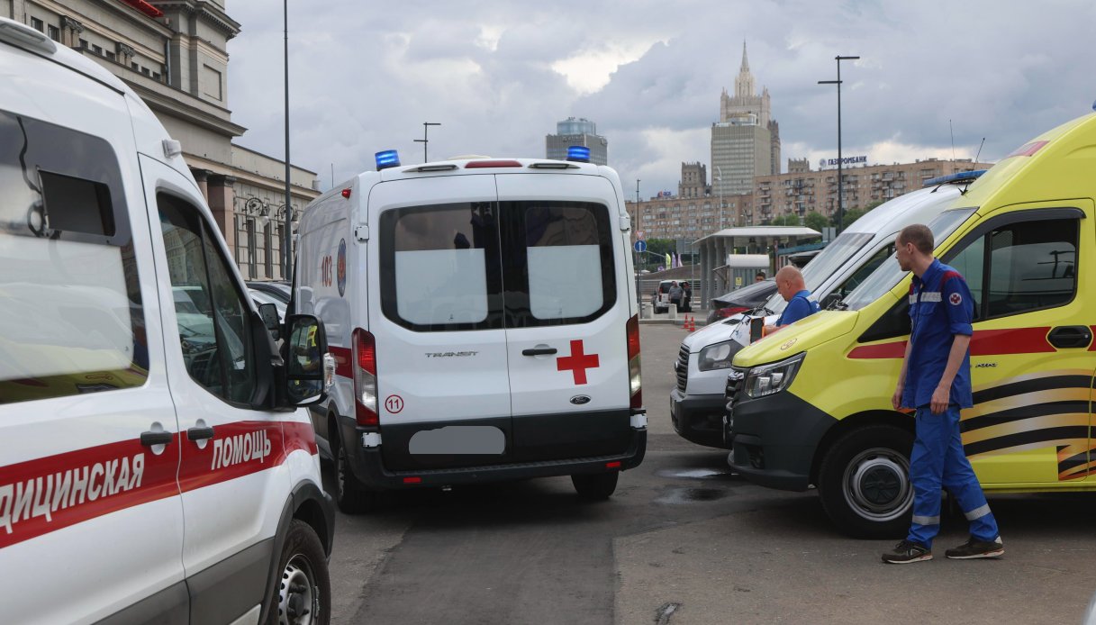 https://wips.plug.it/cips/notizie.virgilio.it/cms/2026/08/esplosione-mosca-morti.jpg
