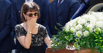 eugenia-roccella-funerali-marito-luigi-cavallari-bara