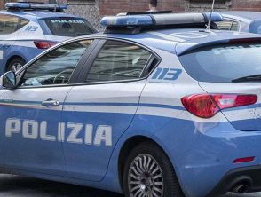 Femminicidio a Colleferro vicino Roma, donna uccisa a coltellate in casa dal marito davanti ai figli: fermato