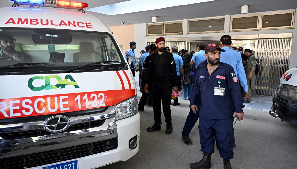 https://wips.plug.it/cips/notizie.virgilio.it/cms/2026/08/incendio-ospedale-islamabad-pakistan-neonati-morti.jpg