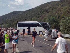 Cinque morti sulla Terni - Rieti per un incidente: scontro fatale tra camper e autobus, almeno 5 feriti