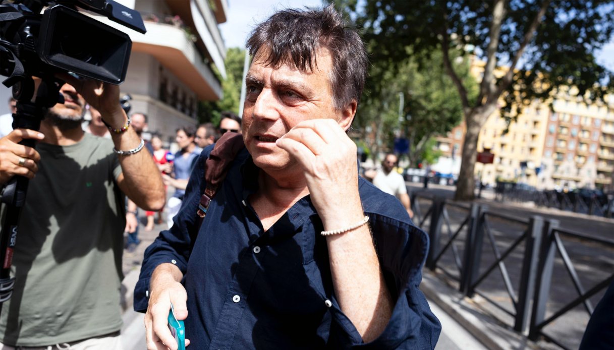 https://wips.plug.it/cips/notizie.virgilio.it/cms/2026/08/lavitola-confessa-attentato-ranucci.jpg