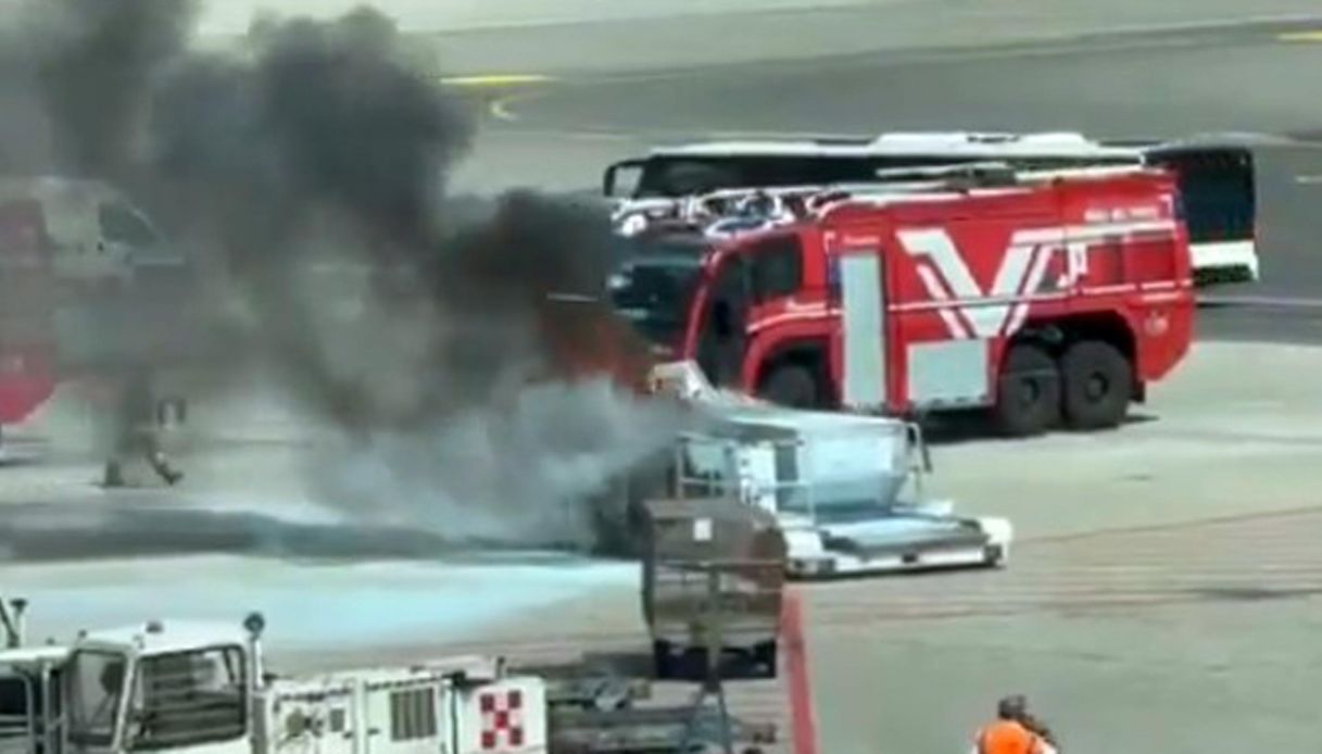 https://wips.plug.it/cips/notizie.virgilio.it/cms/2026/08/malpensa-aeroporto-incendio-bagagli.jpg