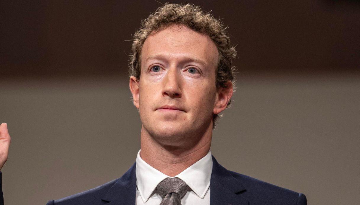 https://wips.plug.it/cips/notizie.virgilio.it/cms/2026/08/mark-zuckerberg.jpg