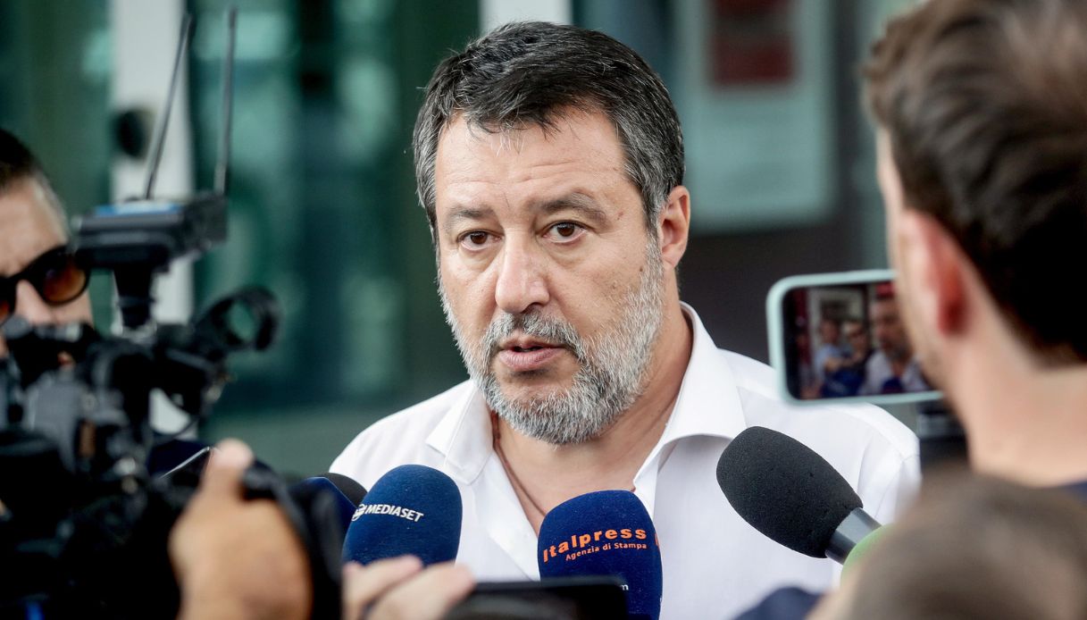 https://wips.plug.it/cips/notizie.virgilio.it/cms/2026/08/matteo-salvini-fabrizio-de-andre.jpg
