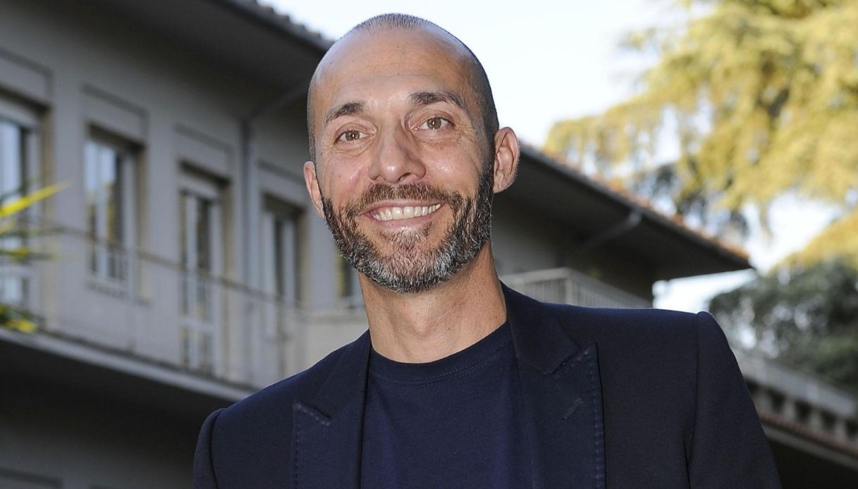 https://wips.plug.it/cips/notizie.virgilio.it/cms/2026/08/max-laudadio-striscia-la-notizia.jpg