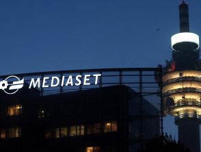 Ragazza di 27anni precipita da un edificio degli studi di Mediaset a Cologno Monzese, è gravissima