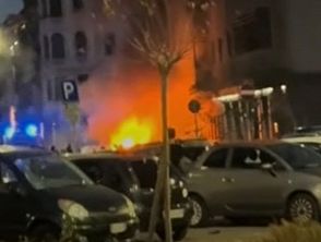 Incendio a Milano in via Mauro Macchi, 13 auto in fiamme vicino alla stazione: evacuate 130 persone dall'hotel