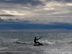 Mimmo Piepoli scomparso da Porto Cesareo mentre faceva kitesurf, trovato morto in Libia a 1000 km di distanza