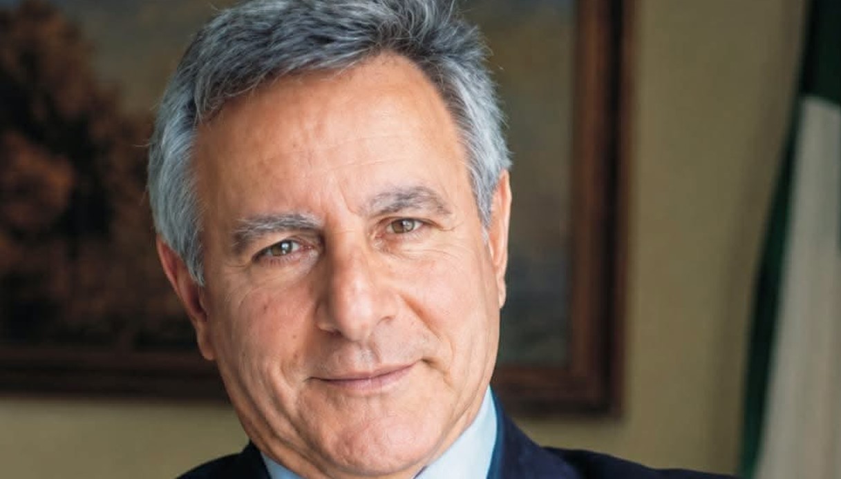https://wips.plug.it/cips/notizie.virgilio.it/cms/2026/08/morto-gennaro-ferrara-rettore-universita-parthenope-napoli.jpg