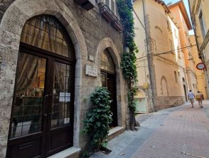 Musicista muore in albergo a Perugia per sospetta intossicazione da monossido di carbonio, grave la compagna