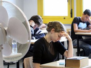 Ondate di calore, il rischio delle aule roventi già a settembre: perché l'aria condizionata a scuola è utopia