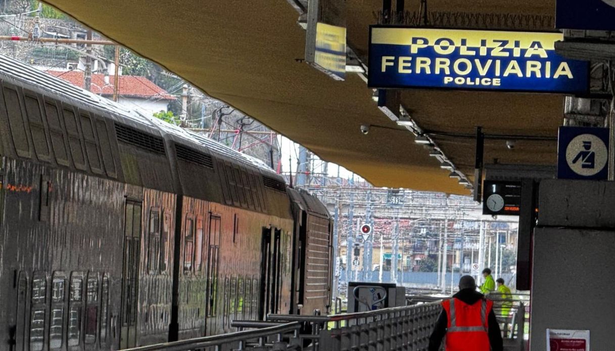 a parabiago uomo trovato morto sui binari si sarebbe suicidato treni fermi per tre ore da Virgilio.it a parabiago uomo trovato morto sui binari si sarebbe suicidato treni fermi per tre ore