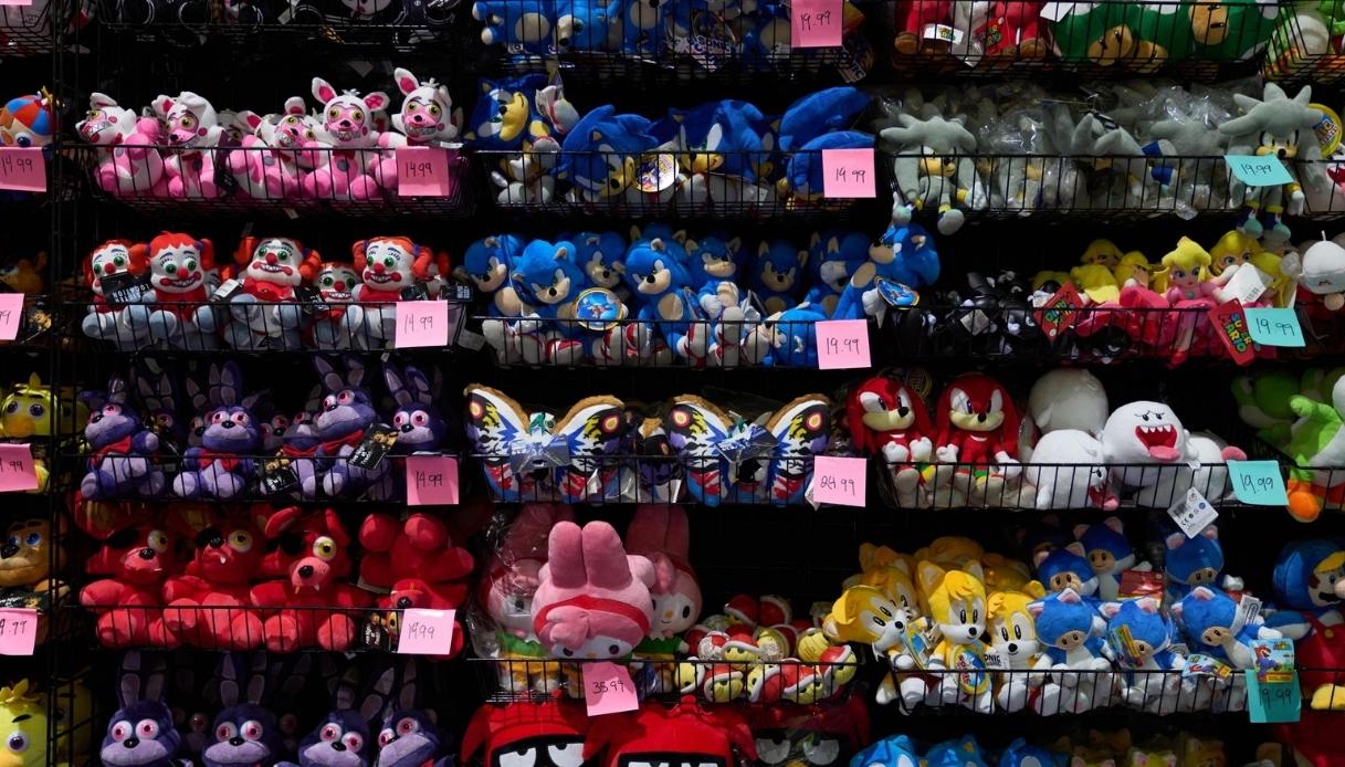 https://wips.plug.it/cips/notizie.virgilio.it/cms/2026/08/peluche-contenenti-pfas.jpg