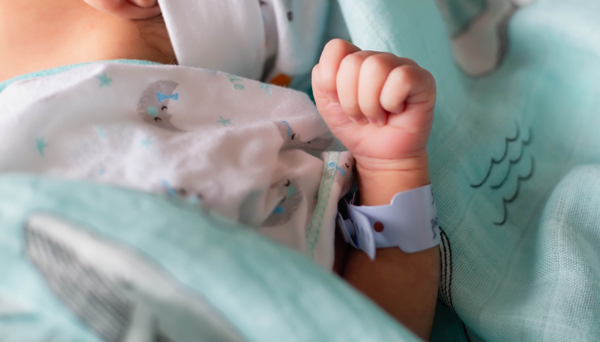 neonato abbandonato in strada a pignataro maggiore 232 stato il padre a chiamare fingendo il ritrovamento da Virgilio.it neonato abbandonato in strada a pignataro maggiore 232 stato il padre a chiamare fingendo il ritrovamento