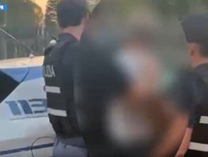 Rapina la stessa farmacia a Roma due volte in 24 ore, cambia travestimento ma una fasciatura lo incastra