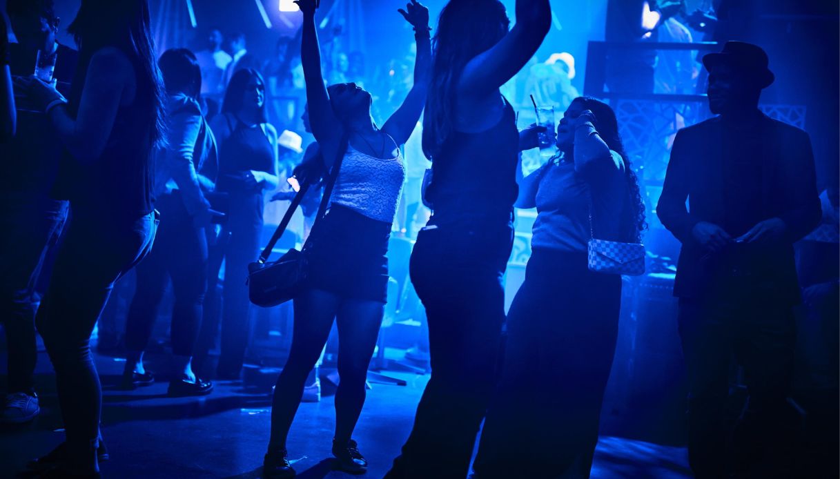 https://wips.plug.it/cips/notizie.virgilio.it/cms/2026/08/praja-discoteca-gallipoli-chiusa.jpg