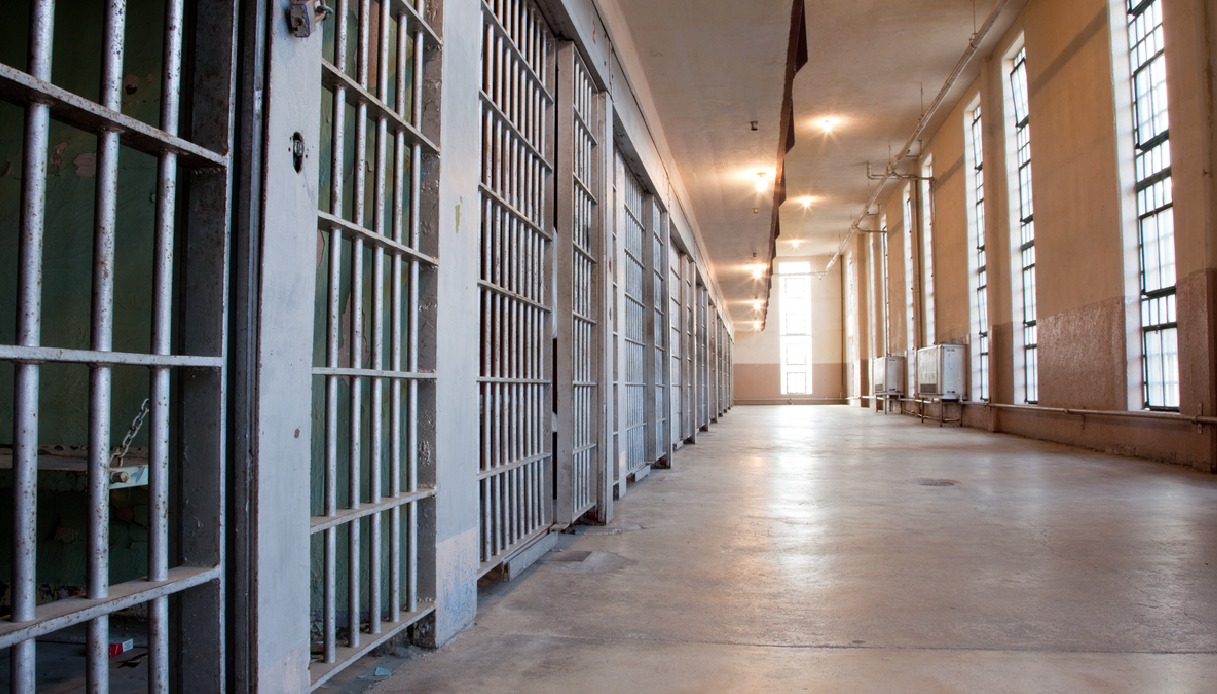 https://wips.plug.it/cips/notizie.virgilio.it/cms/2026/08/ragazzo-15enne-italiano-carcere-coors-malta.jpg