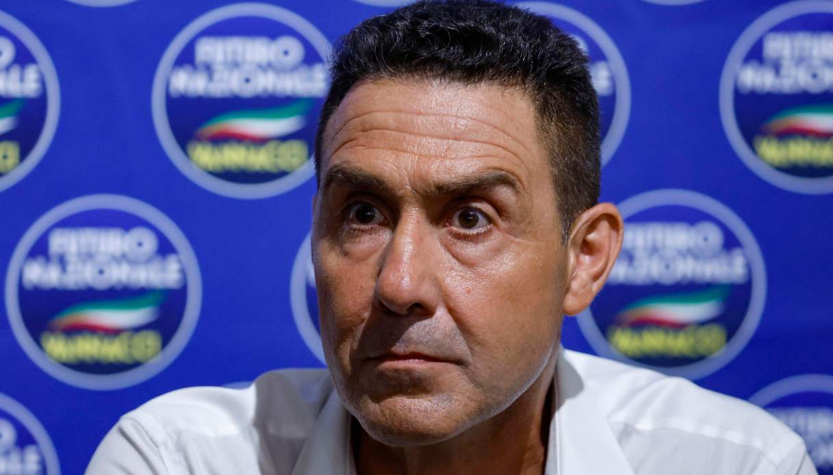 https://wips.plug.it/cips/notizie.virgilio.it/cms/2026/08/roberto-vannacci.jpg