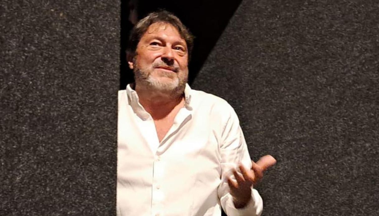 https://wips.plug.it/cips/notizie.virgilio.it/cms/2026/08/sigfrido-ranucci-in-onda-licenziamento-rai.jpg