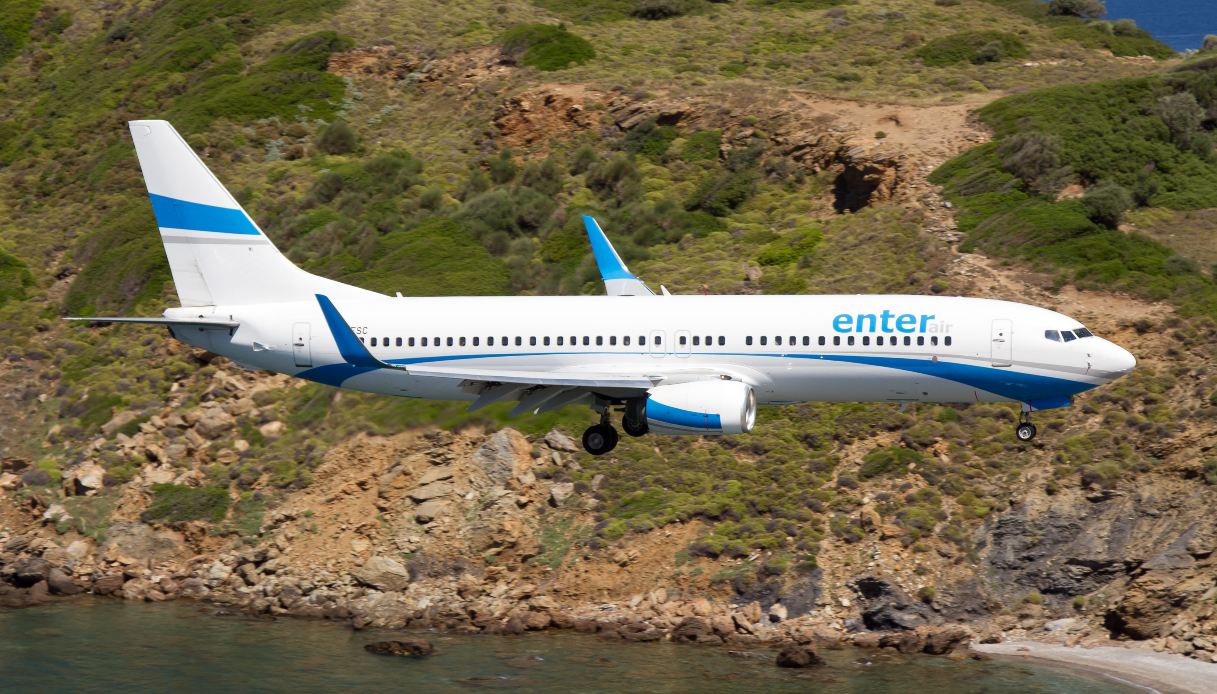 turista italiana gravissima a skiathos scaraventata a terra mentre guardava il decollo dell aereo da Virgilio.it turista italiana gravissima a skiathos scaraventata a terra mentre guardava il decollo dell aereo
