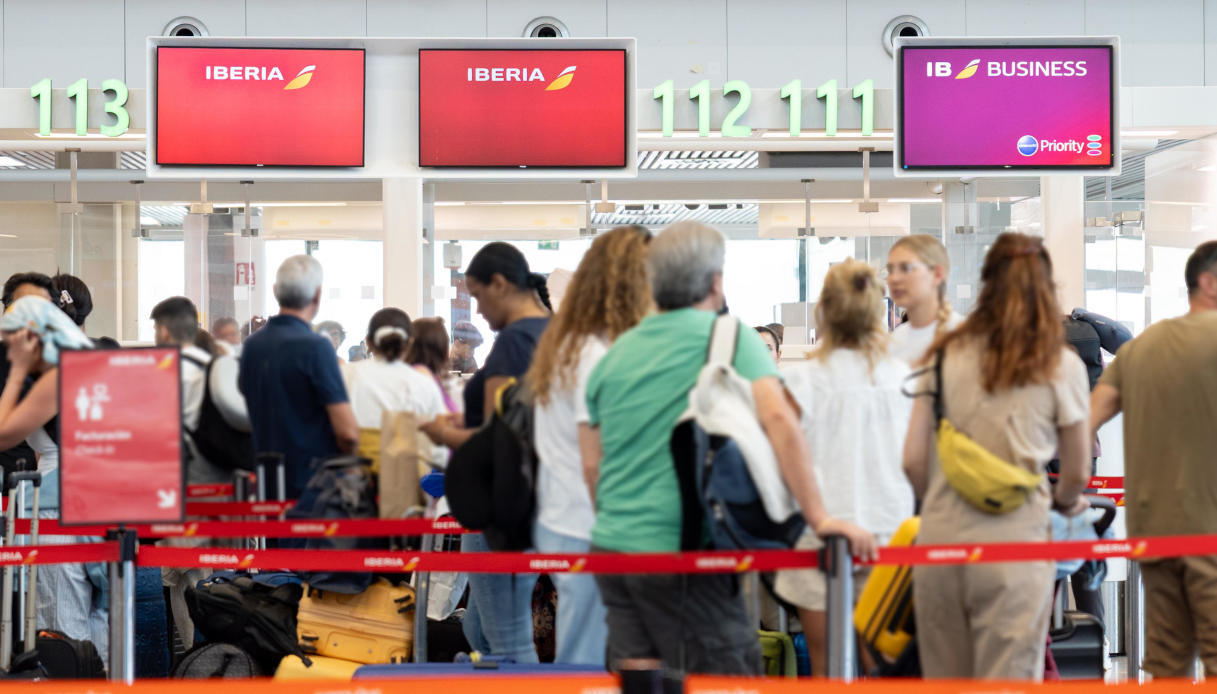 https://wips.plug.it/cips/notizie.virgilio.it/cms/2026/08/spagna-controlli-italia.jpg