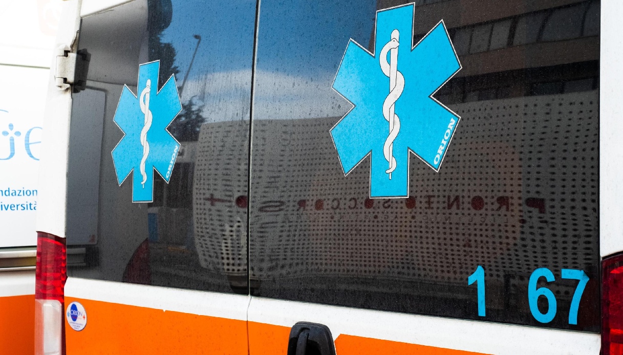 https://wips.plug.it/cips/notizie.virgilio.it/cms/2026/08/tamponamento-a4-incidente-camionista-morto.jpg