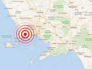 Terremoto ai Campi Flegrei, nuova scossa di magnitudo 3,0 nella notte a Napoli: torna la paura