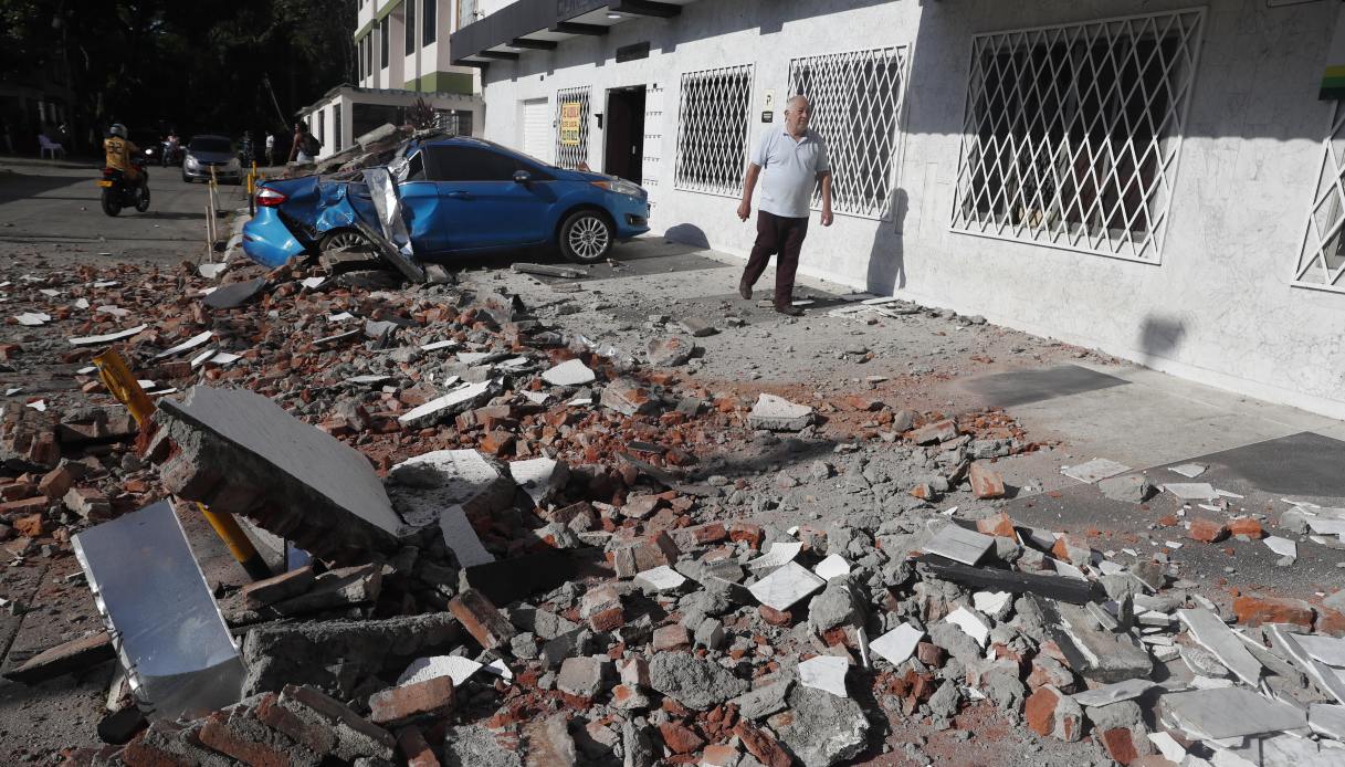 https://wips.plug.it/cips/notizie.virgilio.it/cms/2026/08/terremoto-colombia.jpg