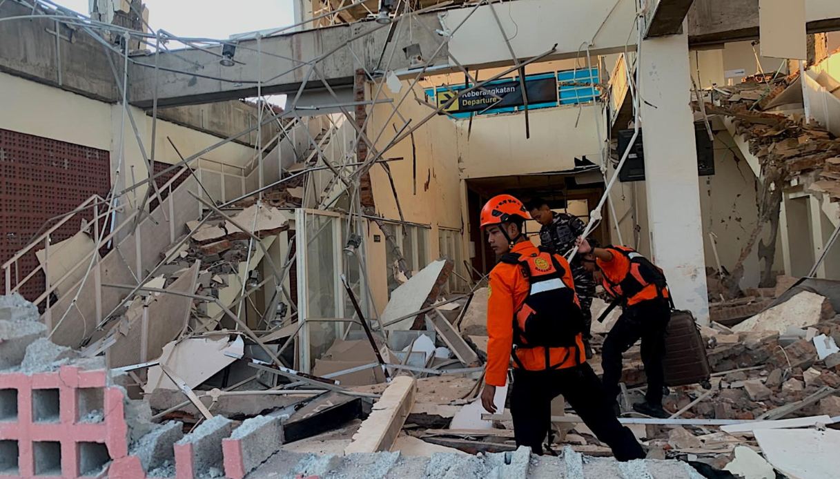 https://wips.plug.it/cips/notizie.virgilio.it/cms/2026/08/terremoto-indonesia-isola-di-flores.jpg