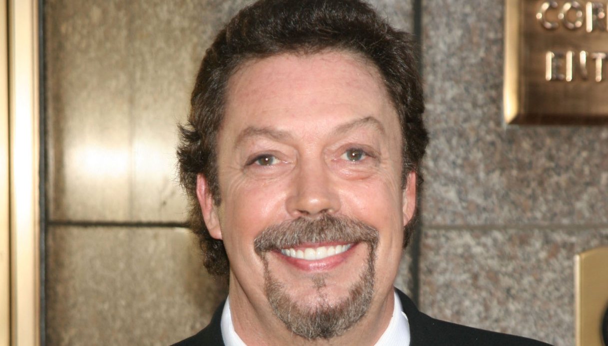 https://wips.plug.it/cips/notizie.virgilio.it/cms/2026/08/tim-curry-morto.jpg