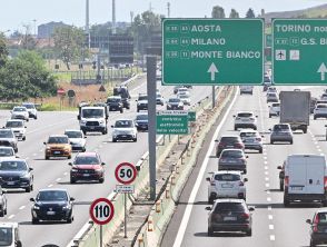 Traffico da bollino nero nel primo weekend di esodo estivo, previsti oltre 16 milioni di auto sulle strade