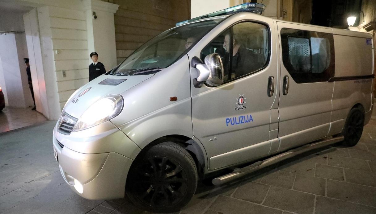 https://wips.plug.it/cips/notizie.virgilio.it/cms/2026/08/vandalismo-malta-italiani.jpg