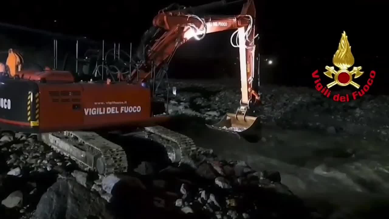 lombardia flagellata dal maltempo oltre 200 interventi dei vigili del fuoco nella notte le immagini da Virgilio.it lombardia flagellata dal maltempo oltre 200 interventi dei vigili del fuoco nella notte le immagini
