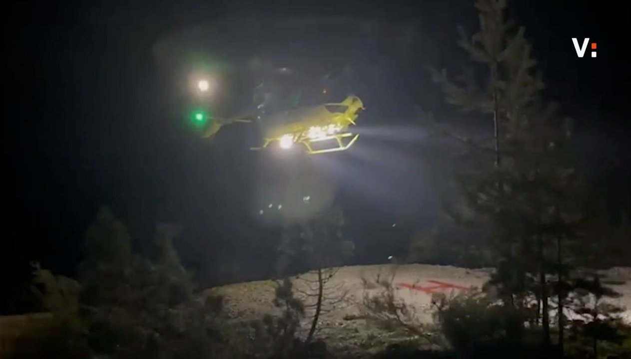 alpinista resta sospeso nel vuoto durante un escursione il salvataggio da Virgilio.it alpinista resta sospeso nel vuoto durante un escursione il salvataggio