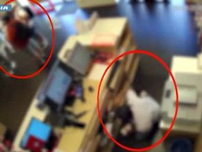 Carte rubate a due donne a Milano, ladri tentano di svuotare i conti: tre arresti (video)