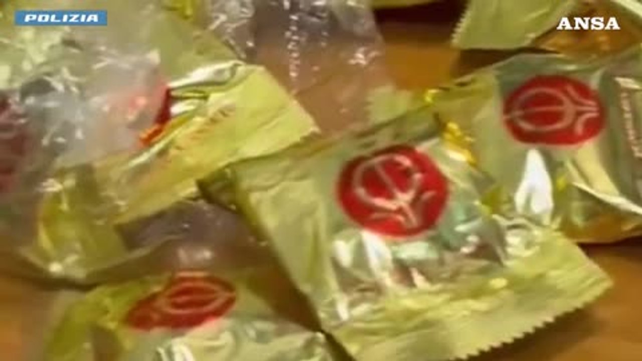 fiumicino 5 kg di droga nascosta nei biscotti fortune cookie 40enne arrestata in aeroporto da Virgilio.it fiumicino 5 kg di droga nascosta nei biscotti fortune cookie 40enne arrestata in aeroporto