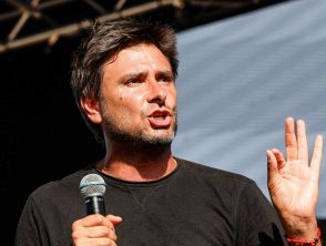 Alessandro Di Battista ricoverato a Cuba, come sta l'ex M5S: 